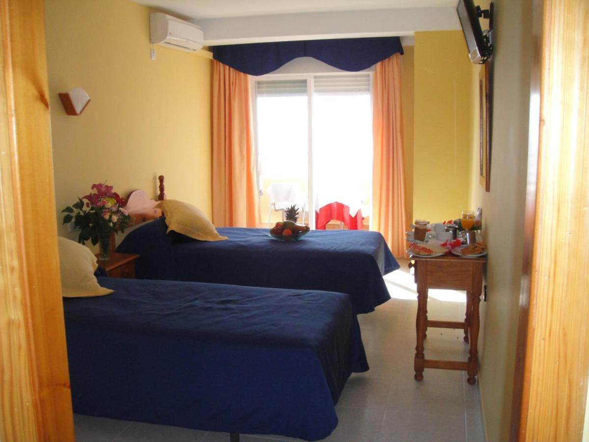 Hostal Costa Sol Castell de Ferro Esterno foto