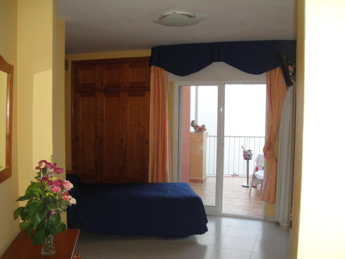 Hostal Costa Sol Castell de Ferro Esterno foto